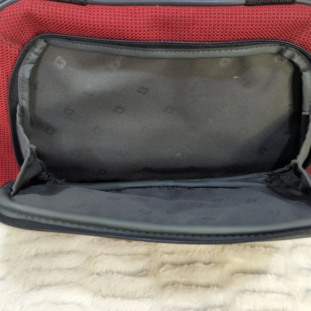Samsonite Mens Travel Messenger Bag Red‎ Snap Zip Dual Handle  Missing Strap
